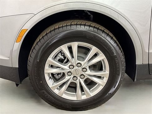 New 2025 Cadillac XT5 Luxury image 19