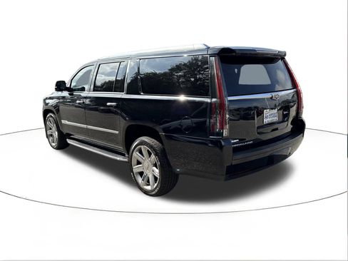Used 2019 Cadillac Escalade ESV Luxury image 5