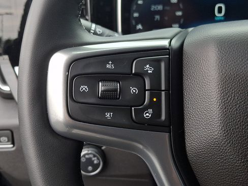 Used 2023 Chevrolet Silverado 1500 LT AWD/4WD image 21