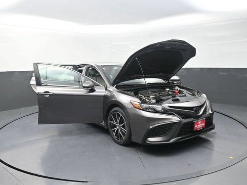 Used 2024 Toyota Camry SE FWD image 29