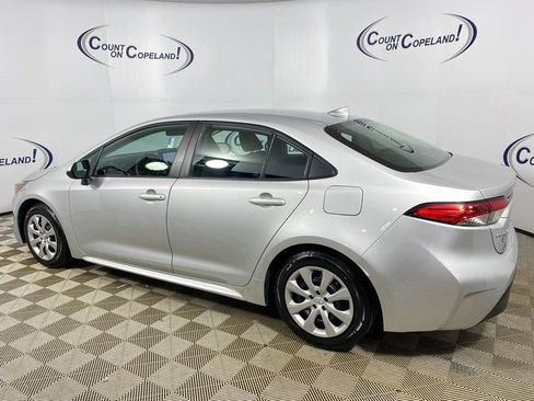 Used 2023 Toyota Corolla LE image 4
