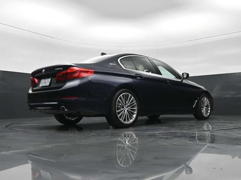Used 2019 BMW 530e w/ Luxury Package RWD image 29