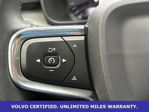 Certified 2025 Volvo XC40 B5 Plus AWD/4WD image 17