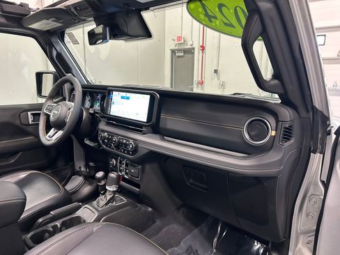 Used 2024 Jeep Wrangler Unlimited Sahara w/ Technology Group image 34