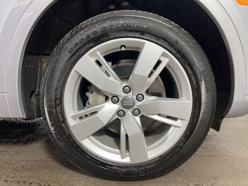 Used 2018 Audi Q5 2.0T Premium Plus w/ Premium Plus Package image 9