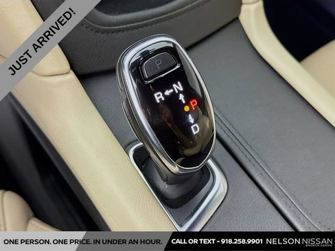 Used 2019 Cadillac XT5 Luxury FWD image 16