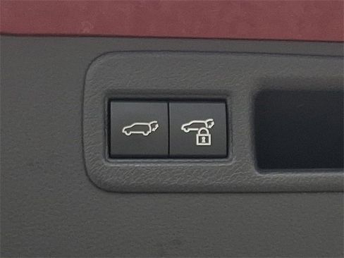 Used 2024 Toyota Venza Nightshade image 32