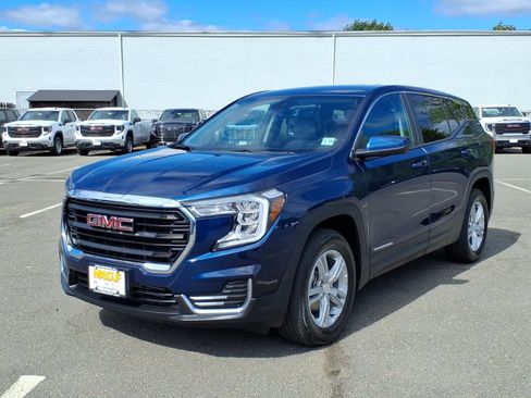 Certified 2023 GMC Terrain SLE AWD/4WD image 3