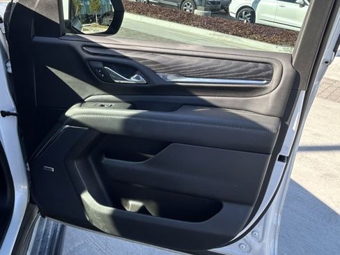 Used 2023 GMC Yukon Denali image 11