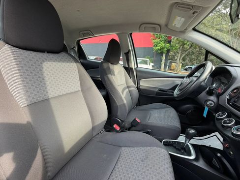 Used 2016 Toyota Yaris L FWD image 21