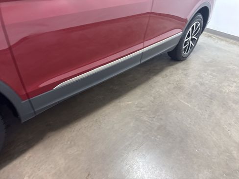 Certified 2021 Volkswagen Tiguan SE AWD/4WD image 10