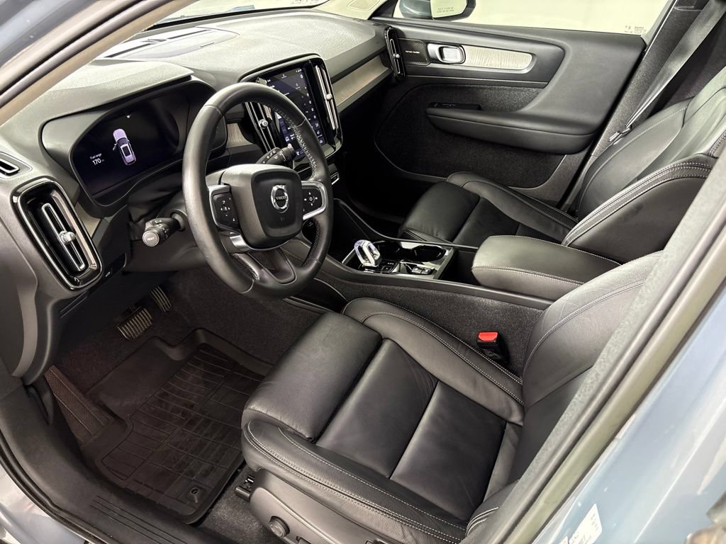Used 2023 Volvo XC40 B5 Ultimate w/ Protection Package Premier AWD/4WD image 32