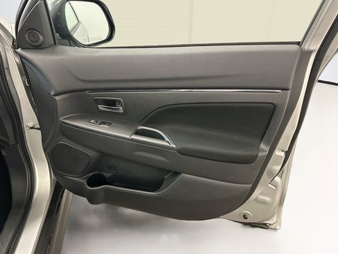 Used 2025 Mitsubishi Outlander Sport AWD image 32
