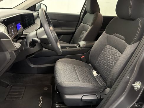 Certified 2025 Nissan Kicks SV w/ Charging Package AWD/4WD image 16