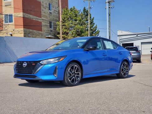 Used 2024 Nissan Sentra SR image 2