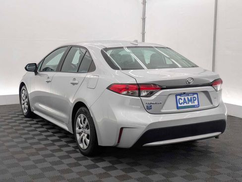 Used 2022 Toyota Corolla LE image 4