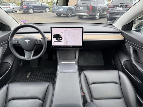 Used 2021 Tesla Model 3 Standard Range Plus image 10