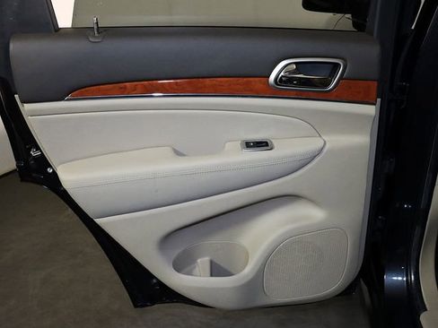 Used 2012 Jeep Grand Cherokee Overland image 27