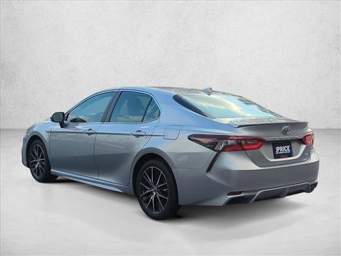 Used 2024 Toyota Camry SE image 7