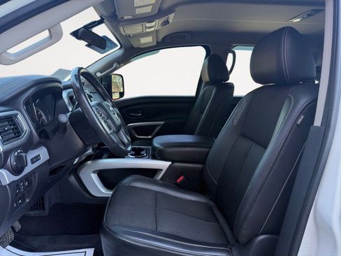 Used 2017 Nissan Titan PRO-4X image 4