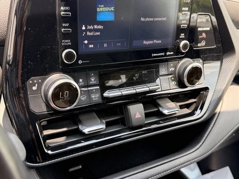 Used 2022 Toyota Highlander XSE AWD/4WD image 22