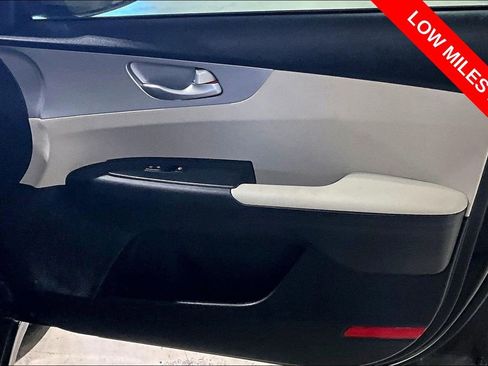 Used 2022 Kia Forte LXS w/ LXS Technology Package FWD image 22