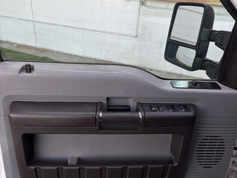 Used 2014 Ford F550 4x4 Crew Cab Super Duty image 22