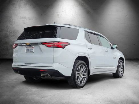 Certified 2023 Chevrolet Traverse High Country FWD image 3