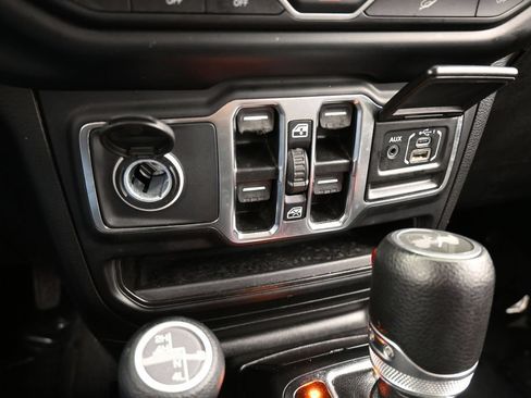 Used 2021 Jeep Wrangler Unlimited Sport AWD/4WD image 23