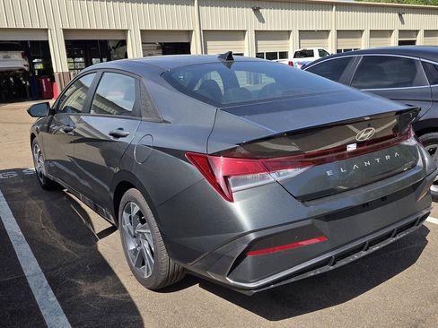 Used 2025 Hyundai Elantra Sport w/ Cargo Package image 5