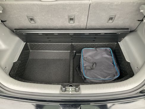 Used 2018 Kia Soul EV + w/ Sun & Fun Package image 46