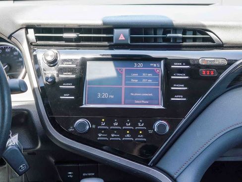 Used 2019 Toyota Camry LE FWD image 12