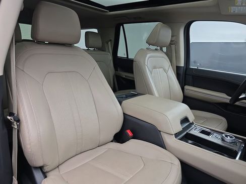 Used 2024 Ford Expedition Limited image 53