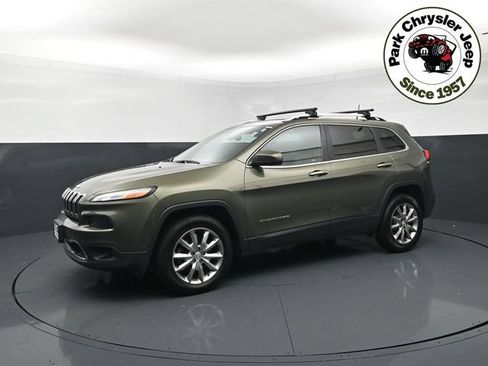 Used 2018 Jeep Cherokee Limited AWD/4WD image 2