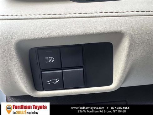Certified 2022 Toyota Highlander XLE image 23