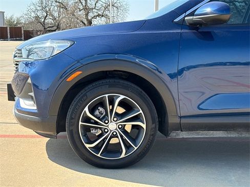 Used 2022 Buick Encore GX Select image 4