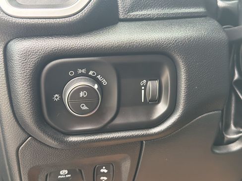 Used 2022 RAM 1500 Big Horn AWD/4WD image 14