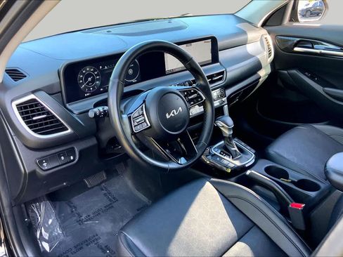 Used 2024 Kia Seltos EX AWD/4WD image 18