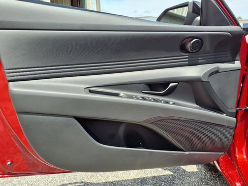 New 2025 Hyundai Elantra Sport image 10