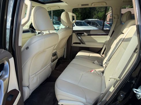 Used 2015 Lexus GX 460 w/ Premium Package AWD/4WD image 23