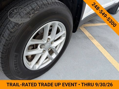 Used 2025 Jeep Grand Cherokee L Laredo w/ Luxury Tech Group I AWD/4WD image 5