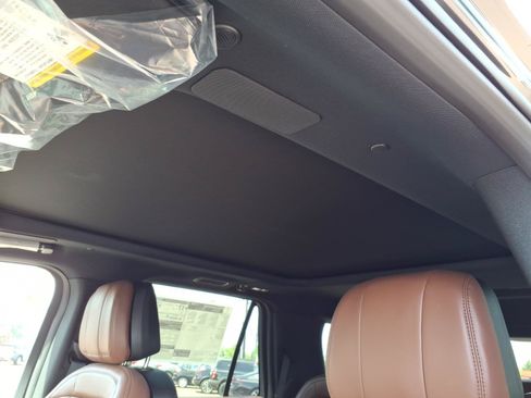 New 2026 Lincoln Navigator Reserve AWD/4WD image 17