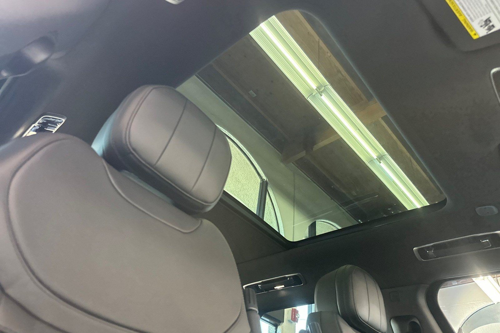New 2027 Land Rover Range Rover Sport SE AWD/4WD image 23