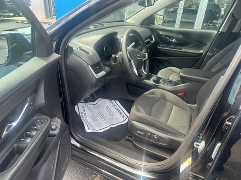 Used 2022 GMC Terrain SLE w/ Driver Convenience Package image 9