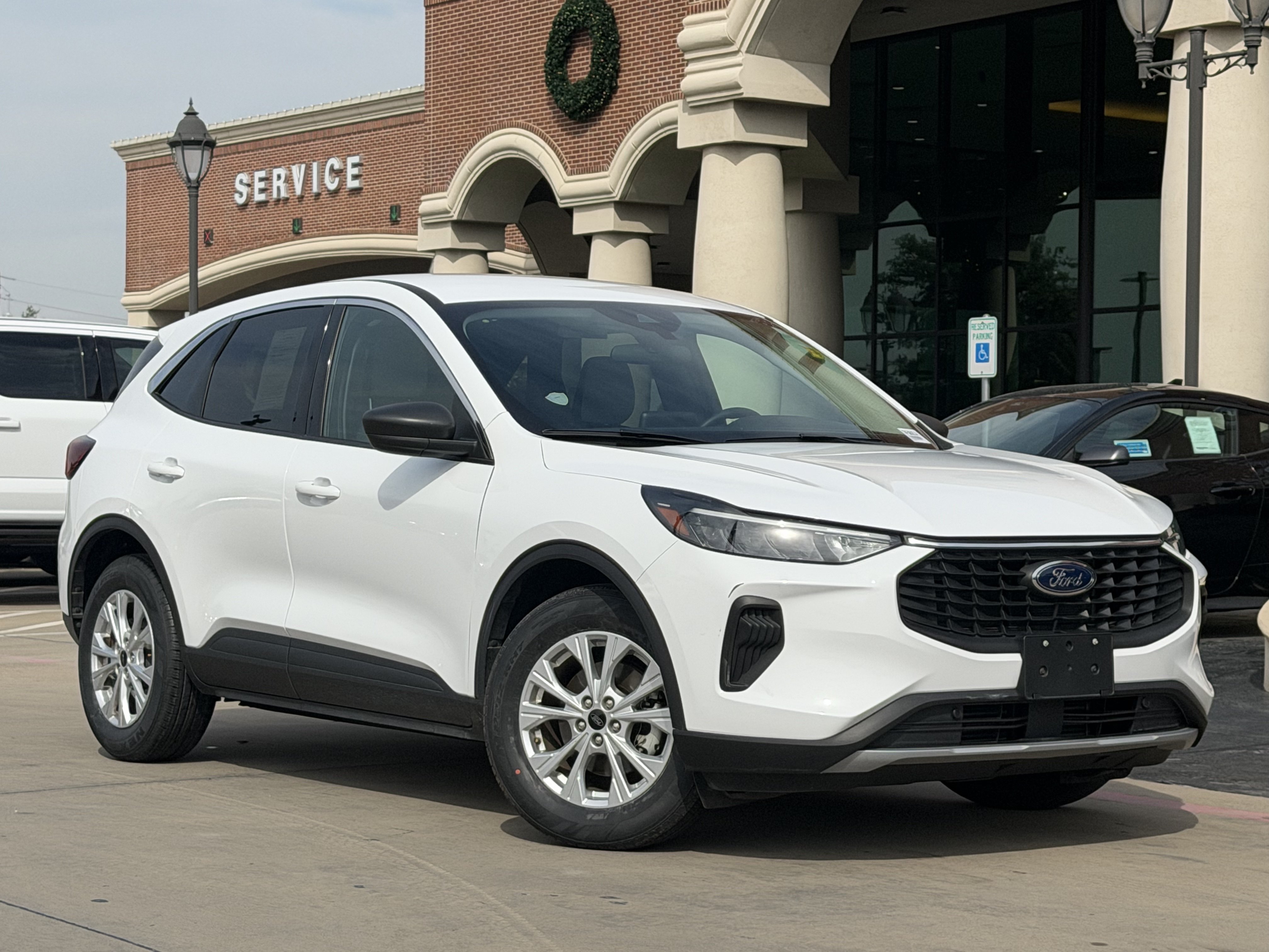 Used 2024 Ford Escape Active FWD image 2