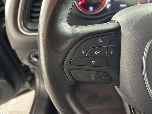 Used 2017 Dodge Challenger R/T image 28