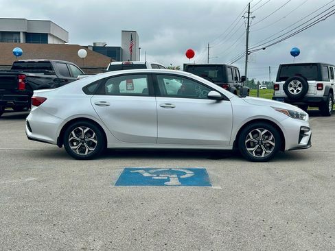 Used 2020 Kia Forte LXS FWD image 3