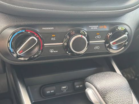 Used 2020 Kia Soul LX FWD image 27