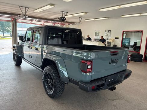 New 2026 Jeep Gladiator Sport AWD/4WD image 17