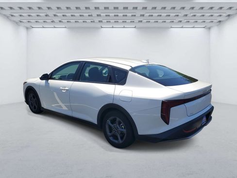 Used 2025 Kia K4 FWD image 3